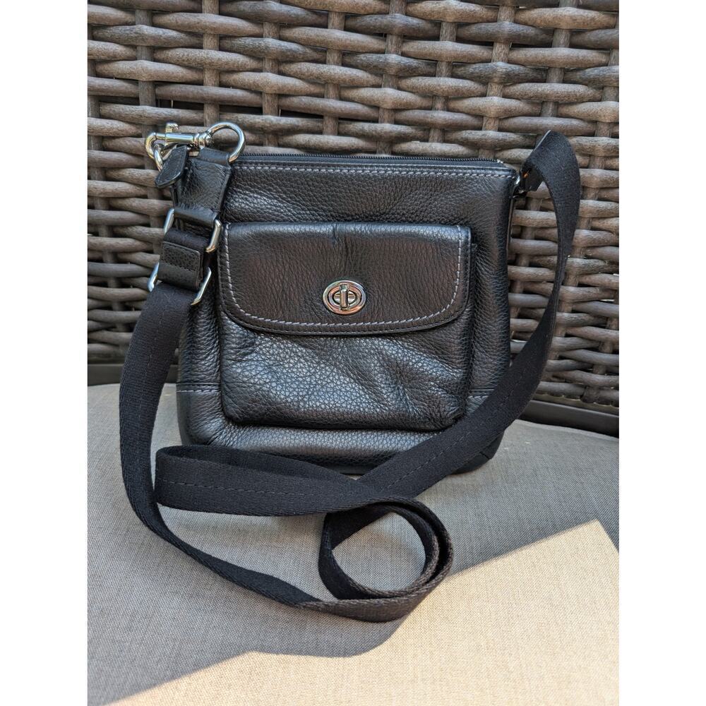Pebble Leather Black Crossbody with Front Pouch EUC